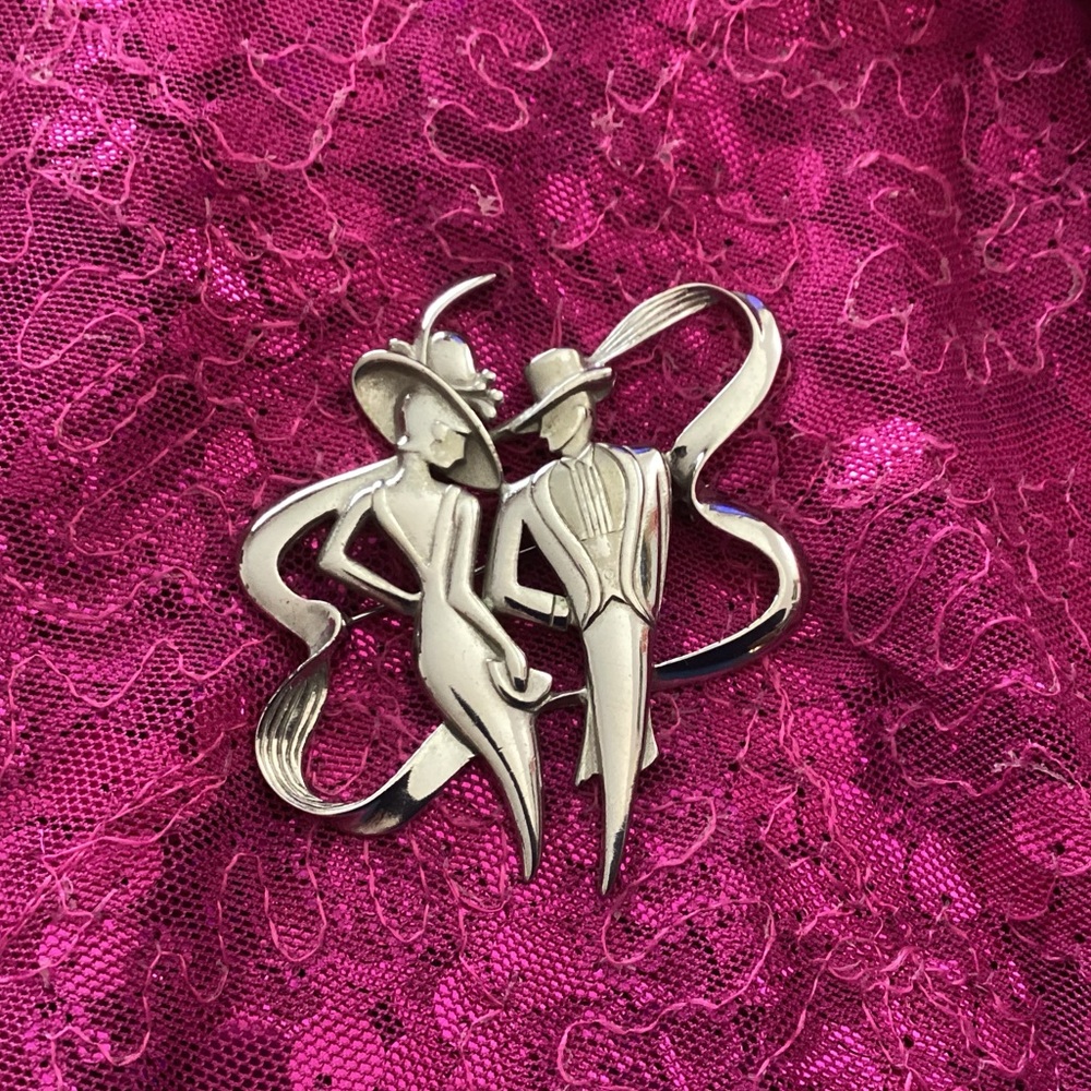 JJ Jonette Vintage brooch